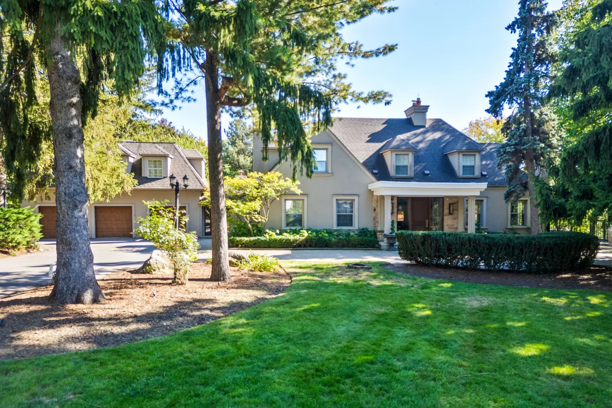 2552 Jarvis Street, ON L5C 2P6