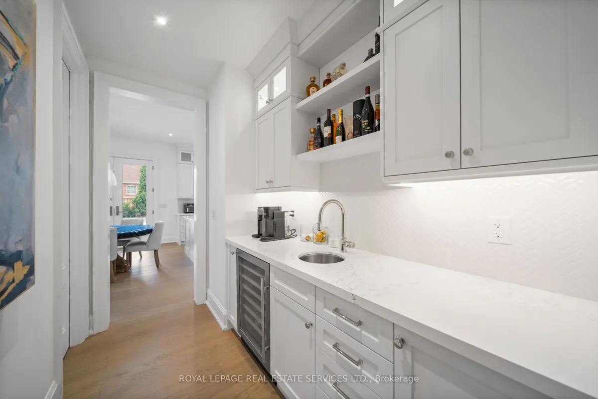 8 Graywood Drive, ON M9A 1P6