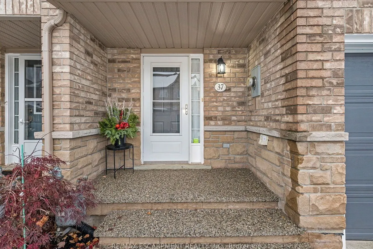 4055 Forest Run Avenue, ON L7M 5B8