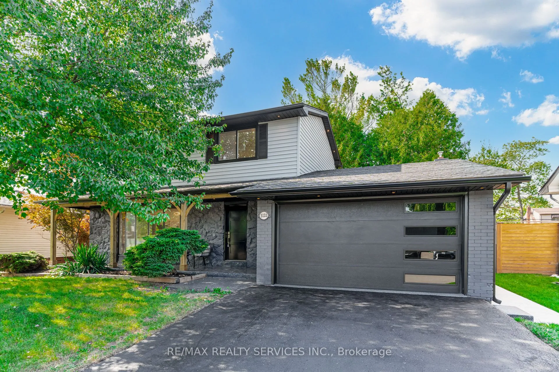 5133 Cherryhill Crescent, ON L7L 4B8