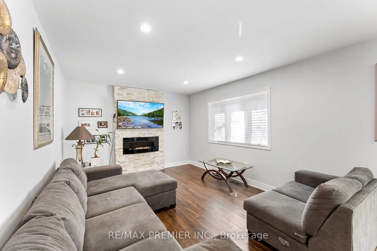 21 Yvonne Avenue, ON M3L 1C8