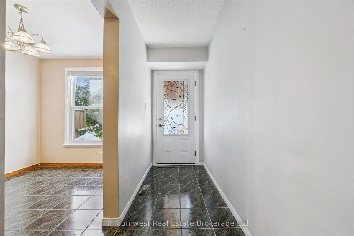 3173 Gwendale Crescent, ON L5A 3B6