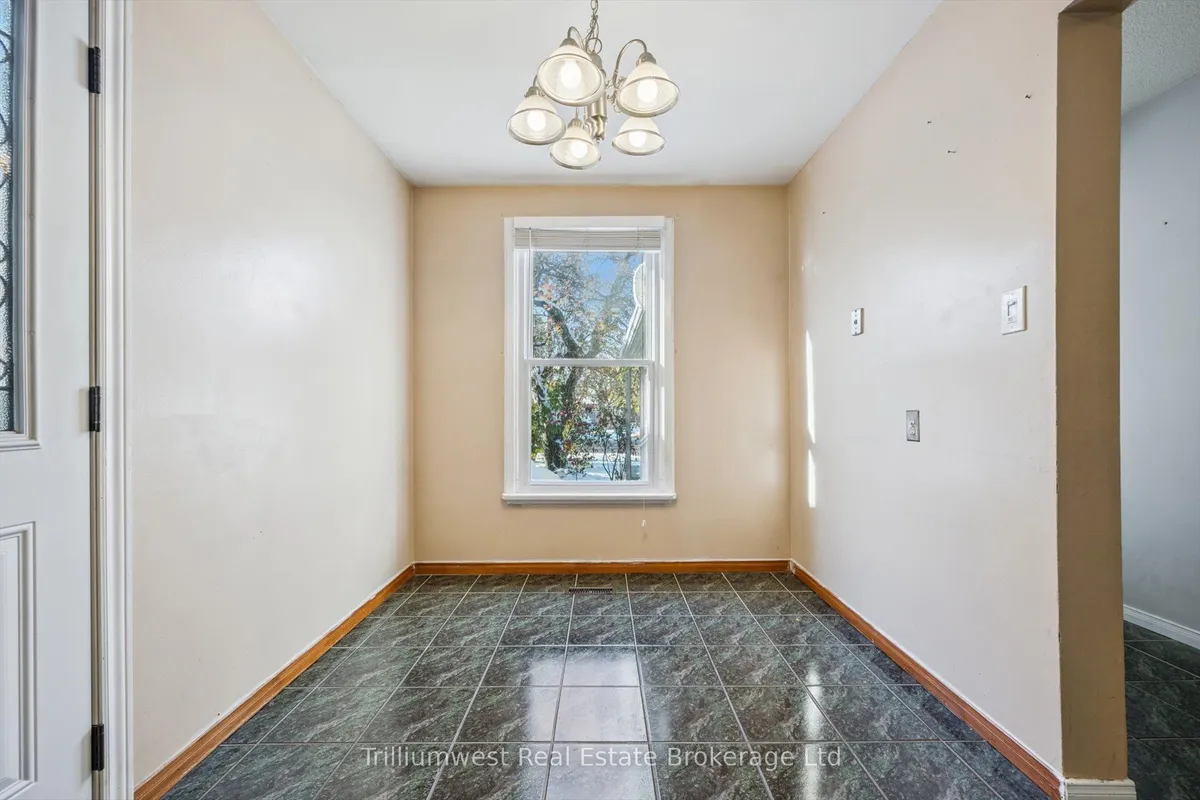 3173 Gwendale Crescent, ON L5A 3B6