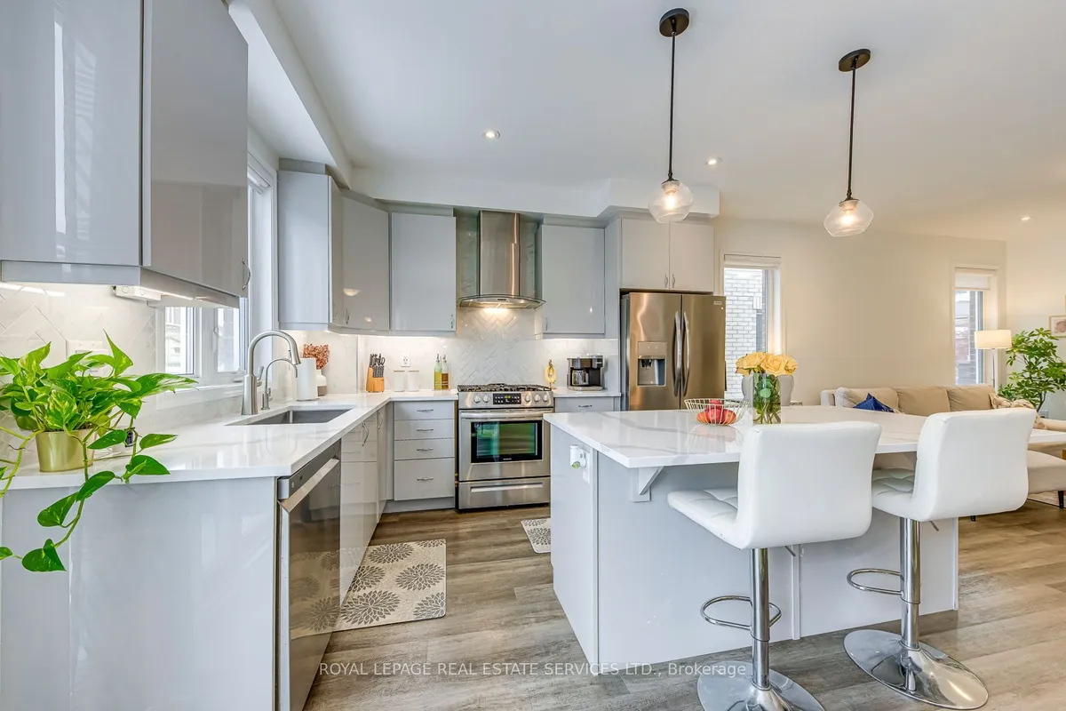 804 Aspen Terrace, ON L9E 1S3