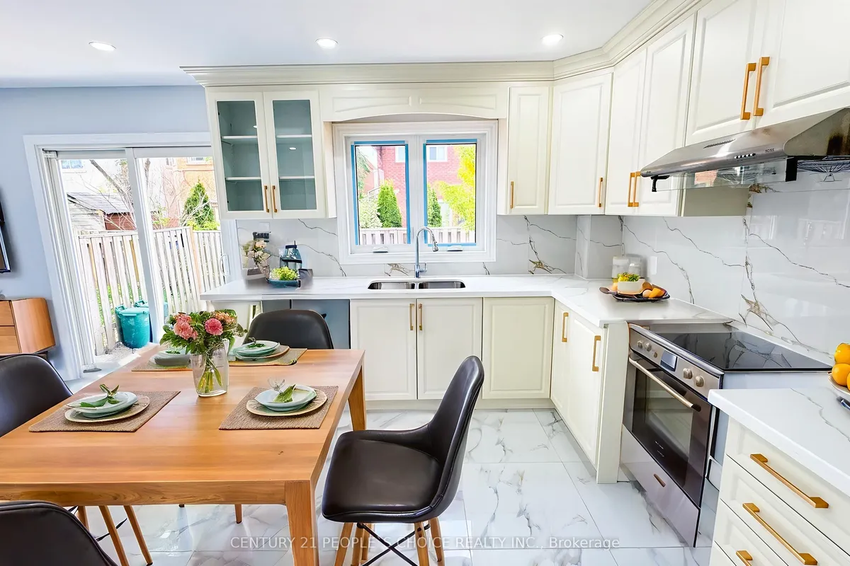 3292 Bobwhite Mews, ON L5N 6E9