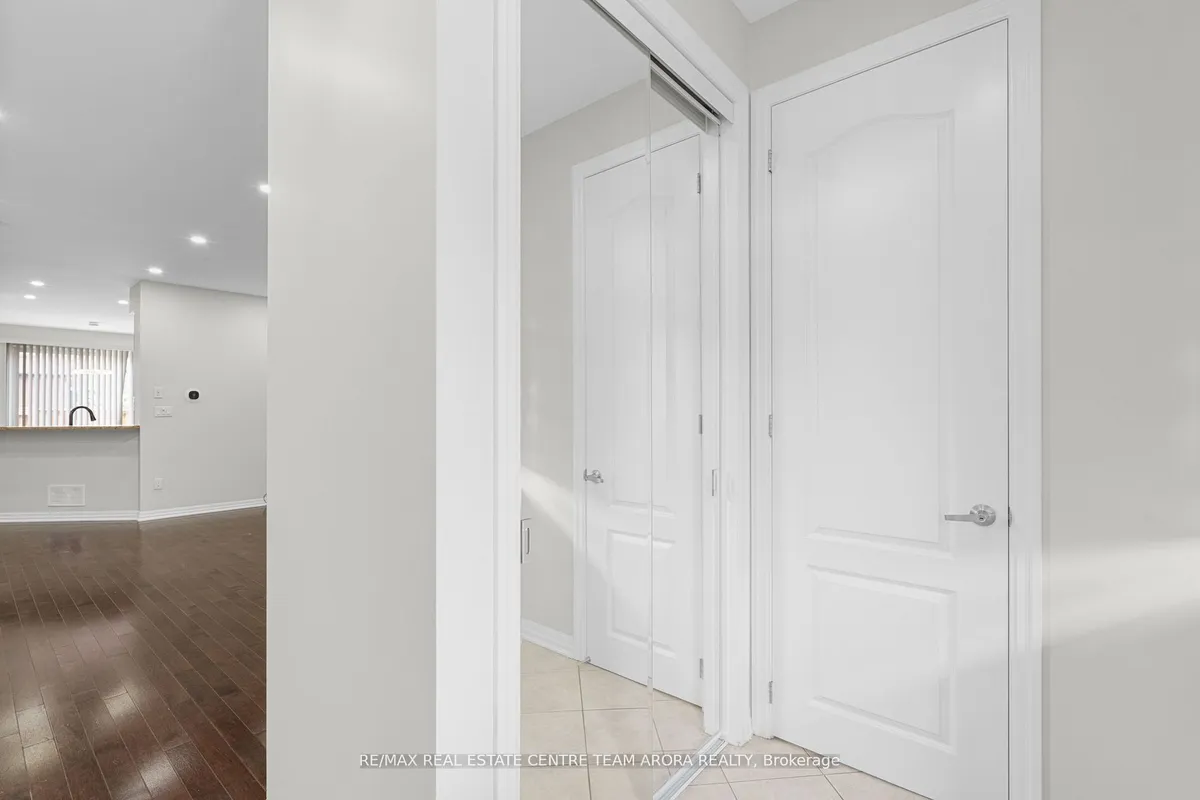 19 Henry Verschuren Avenue, ON L6Y 5W1