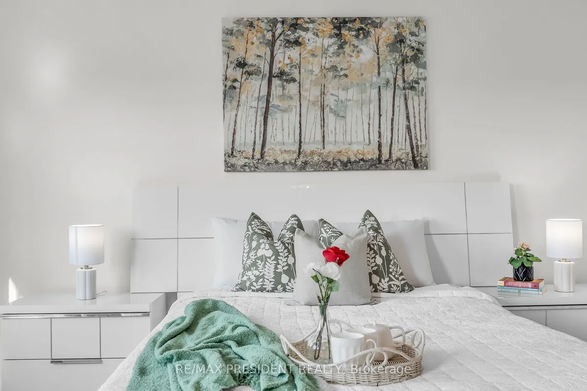 66 Bayhampton Drive, ON L6P 2S7