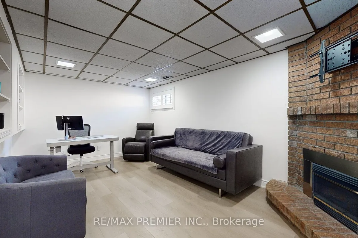 16 Magdalena Court, ON M9V 4S7