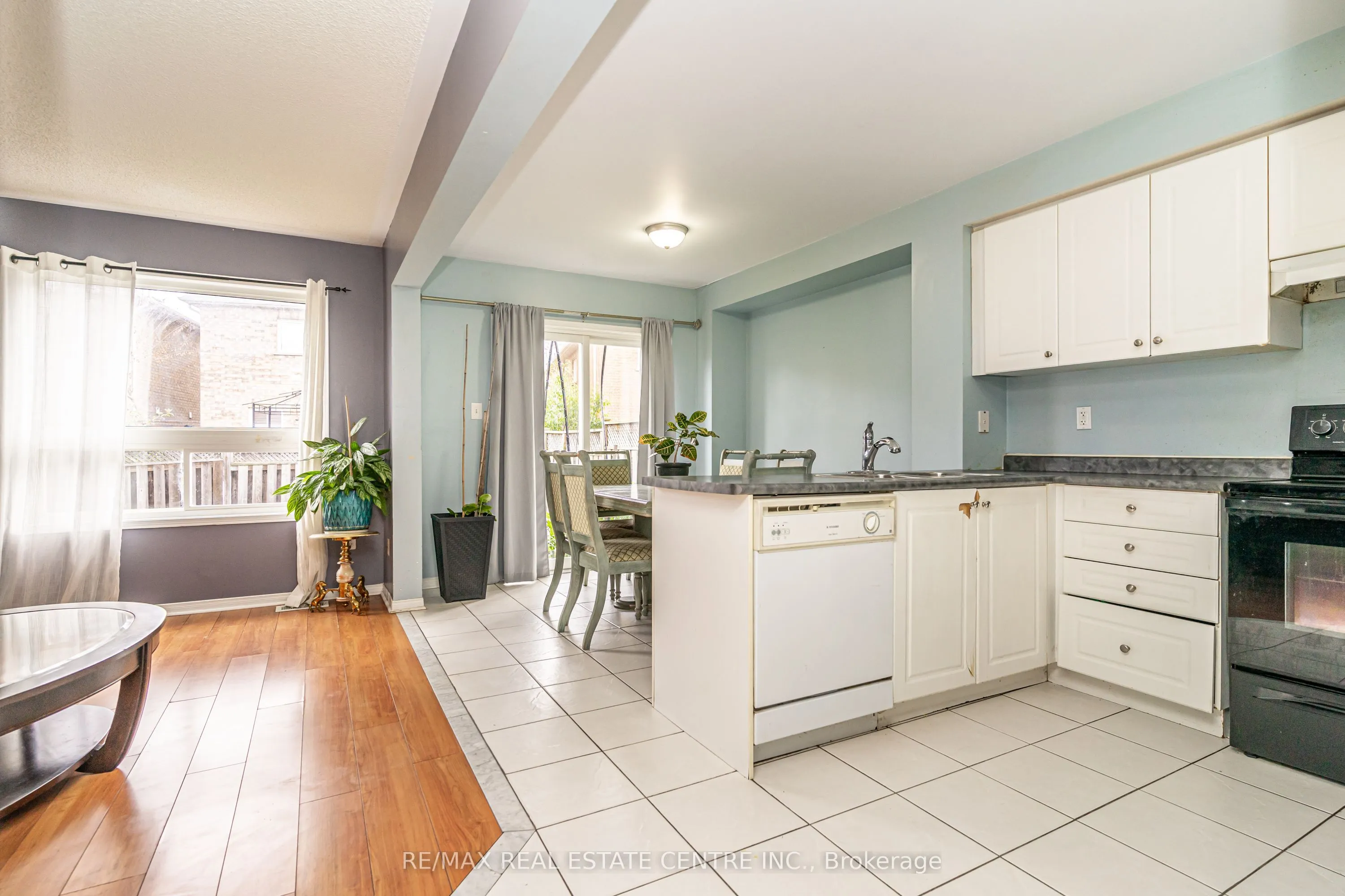 43 Trumpet Valley Boulevard, ON L7A 2Z8