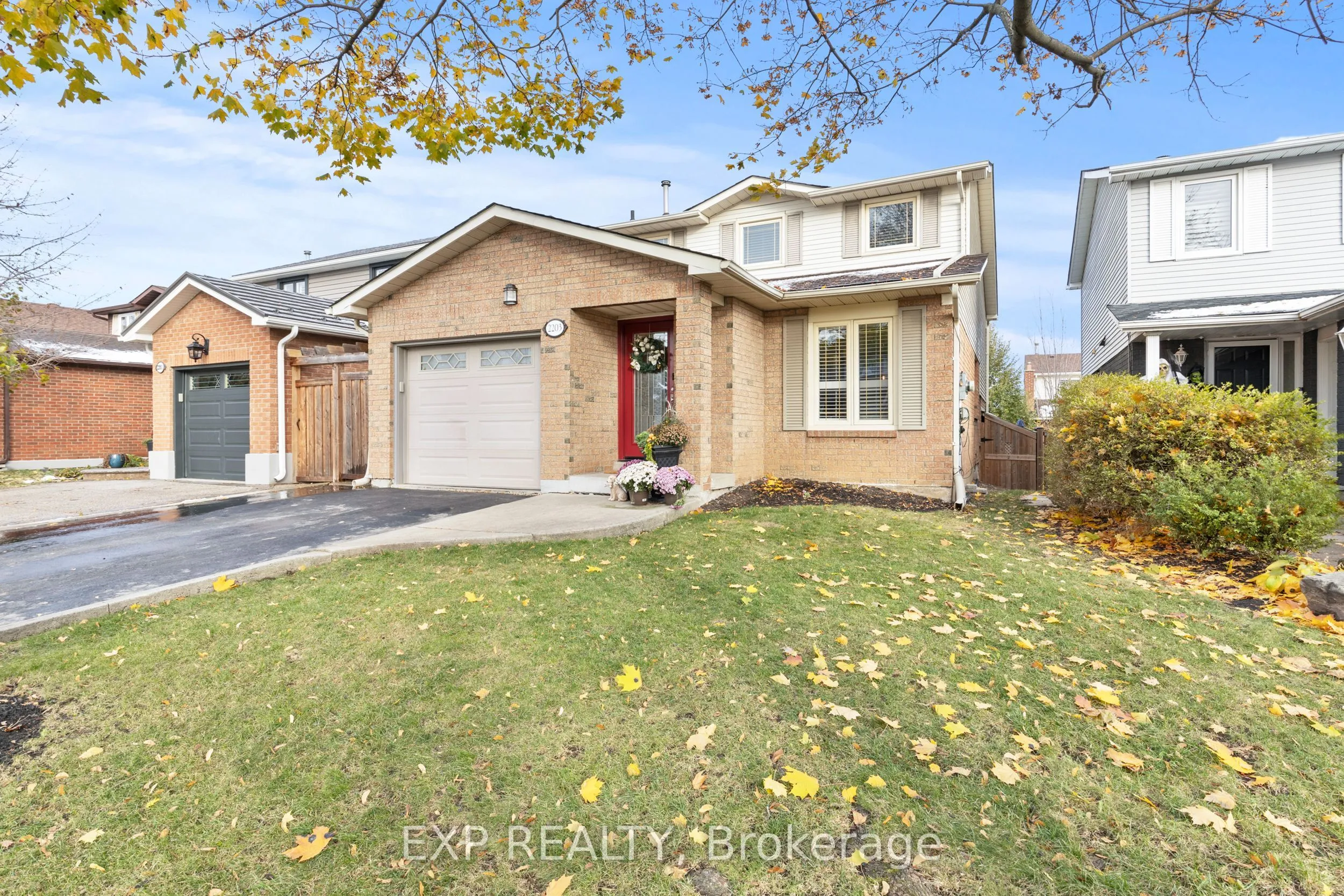 2203 Hunt Crescent, ON L7M 3E3
