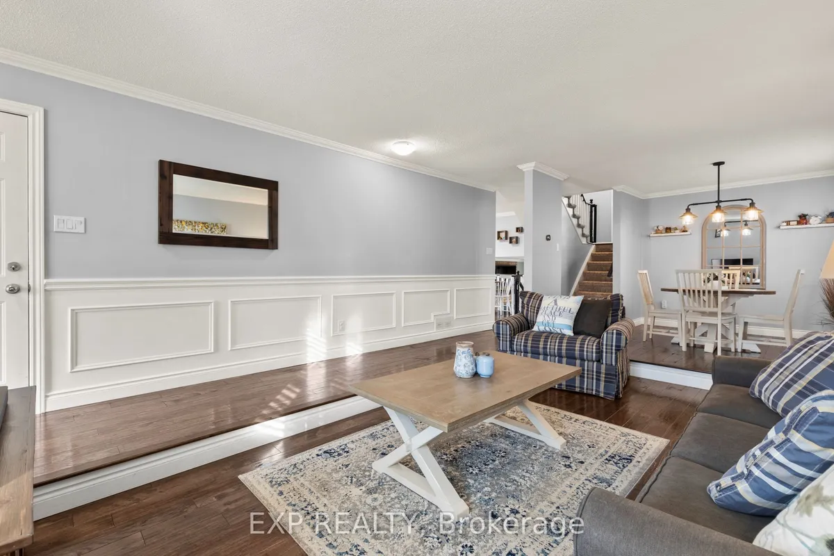 2203 Hunt Crescent, ON L7M 3E3