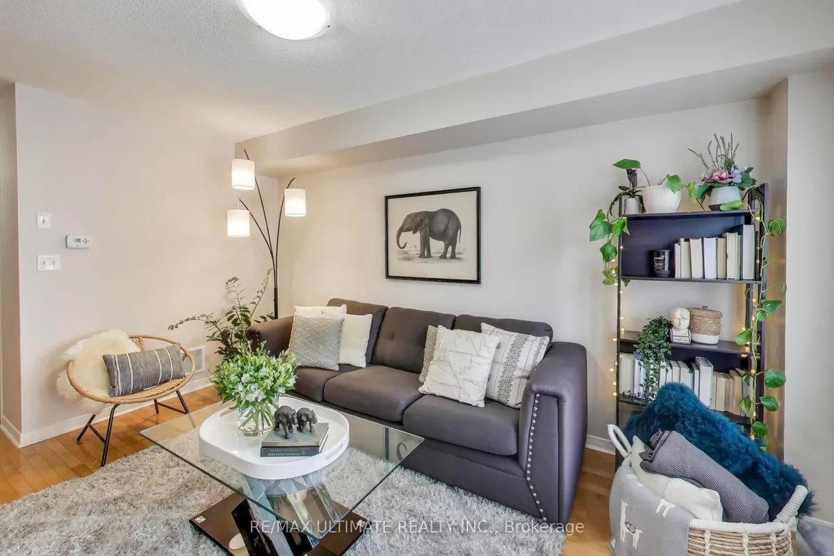 8 Odoardo Disanto Circle, ON M3L 0E7