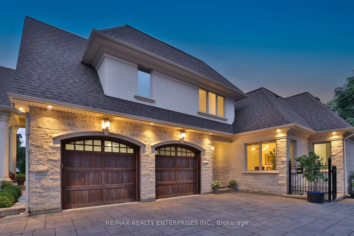 1511 Broadmoor Avenue, ON L5G 3T7