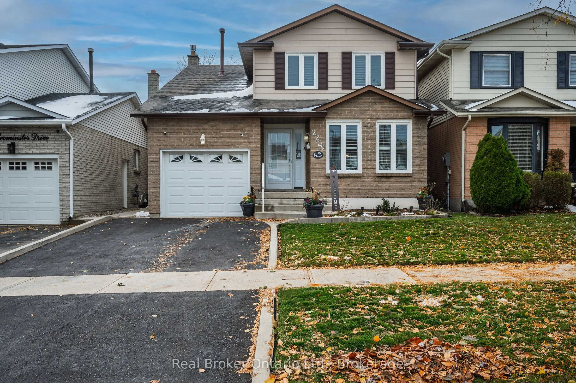2209 Leominster Drive, ON L7P 3W8