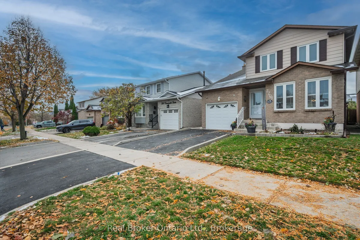2209 Leominster Drive, ON L7P 3W8