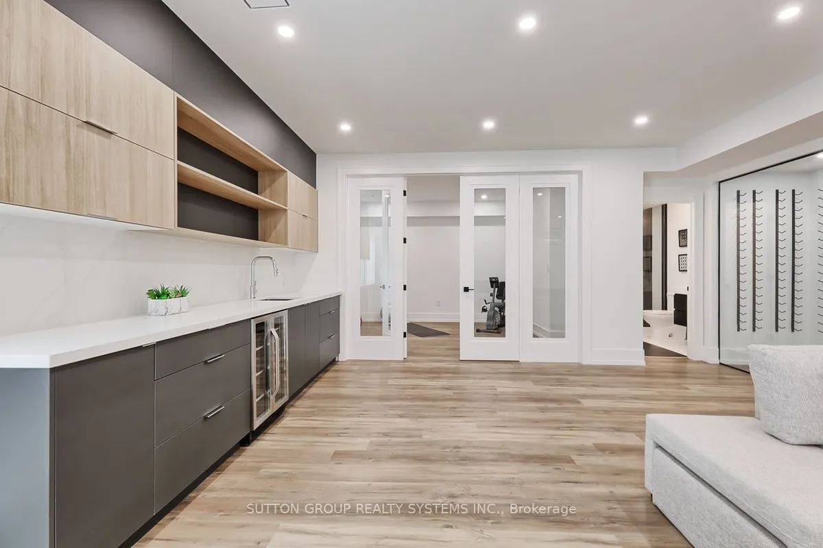 214 Shaver Avenue, ON M9B 4P3