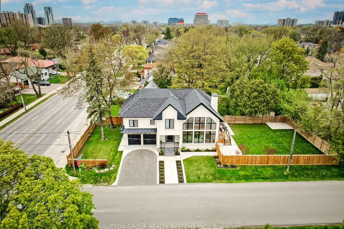 214 Shaver Avenue, ON M9B 4P3