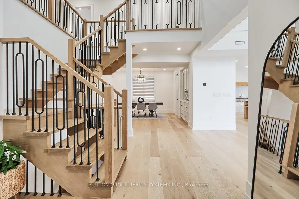 214 Shaver Avenue, ON M9B 4P3