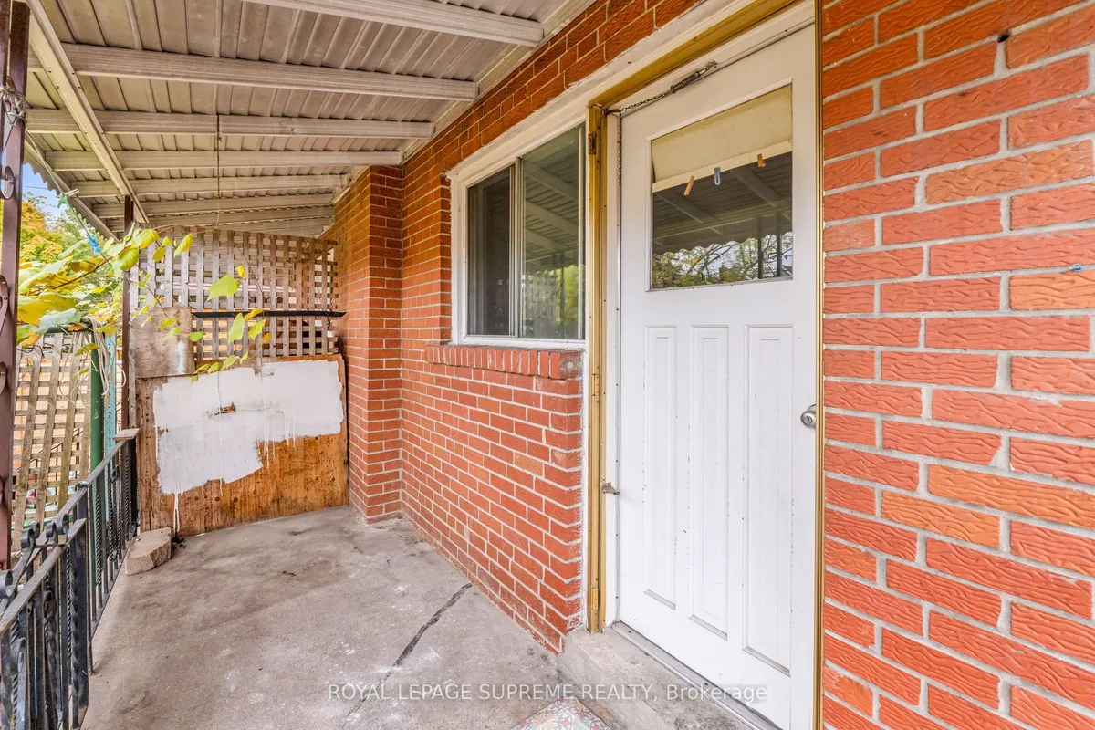 579A Delaware Avenue, ON M6H 5V3