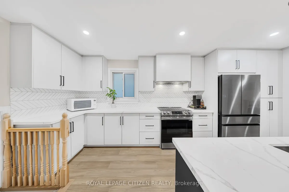 2389 Cobbinshaw Circle, ON L5N 2G2