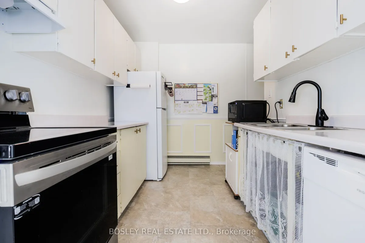 16 Grand River Court, ON L6S 2J8