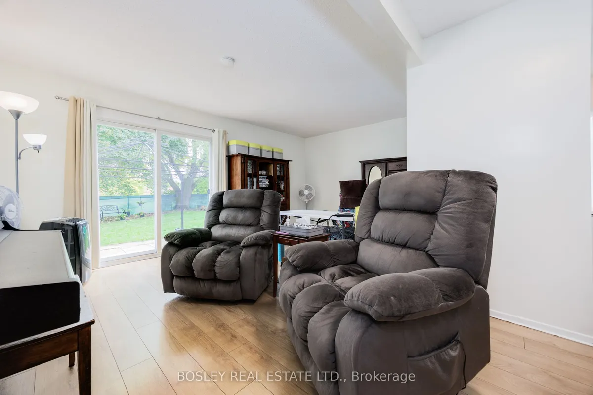 16 Grand River Court, ON L6S 2J8