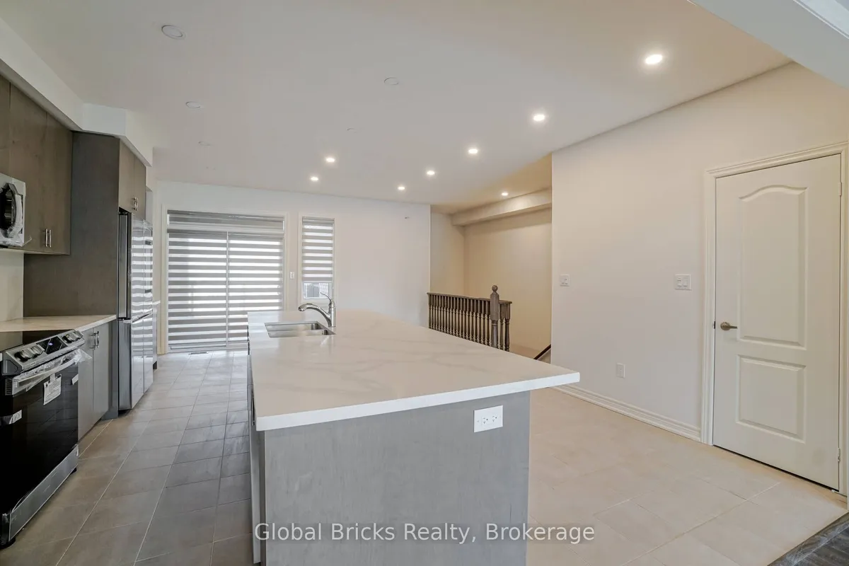 49 Burnhamthorpe Road, ON L6H 7C8