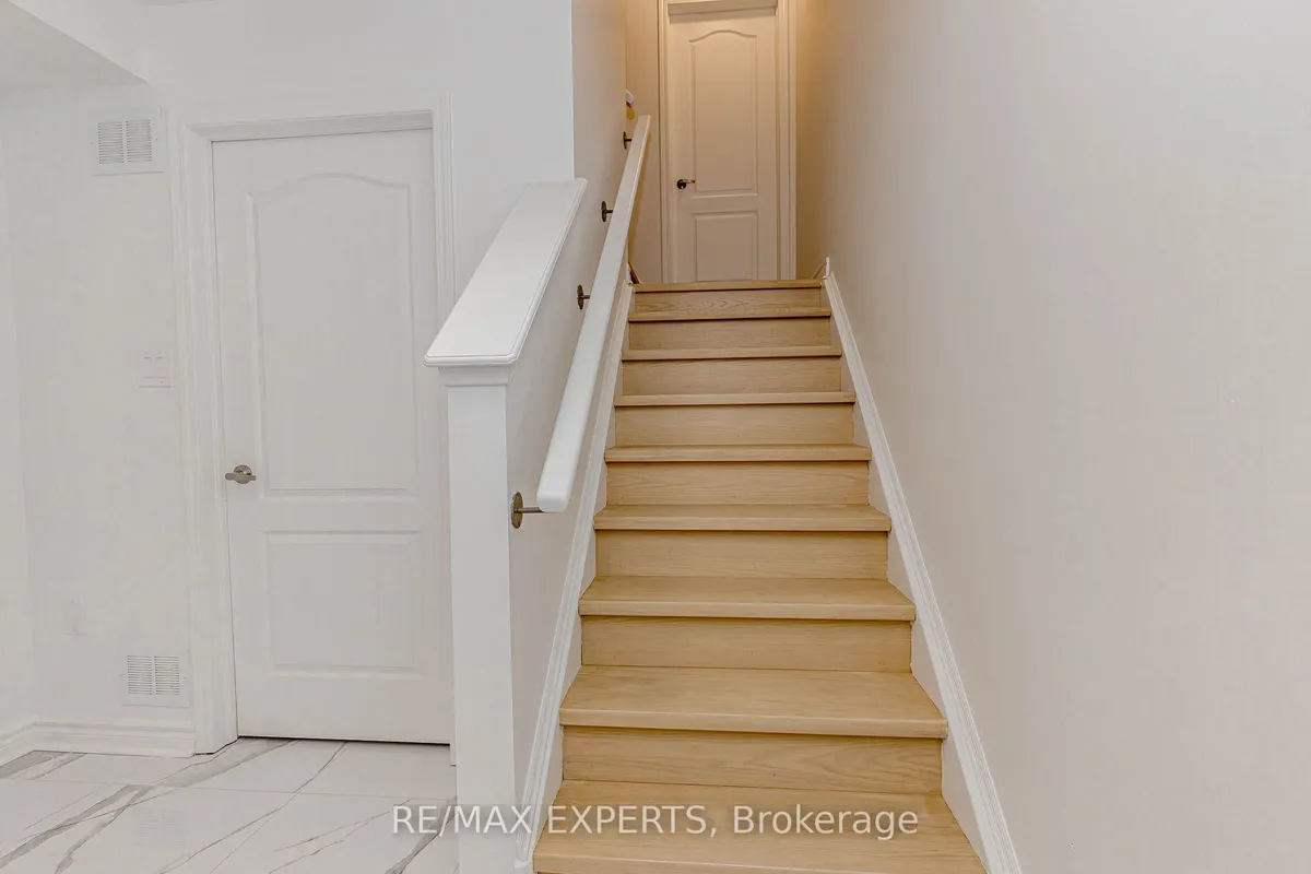 86 Baycliffe Crescent, ON L7A 3Z3