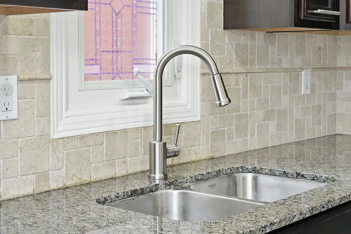 47 Hood Crescent, ON L6Y 4S7