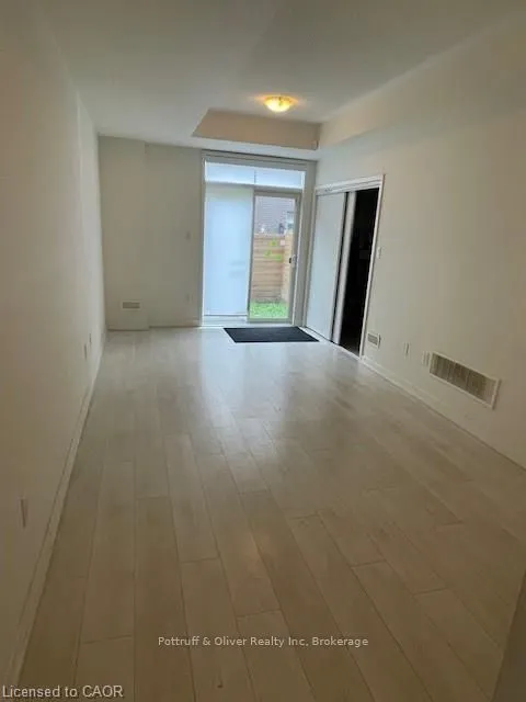 205 Sabina Drive, ON L6H 0L4