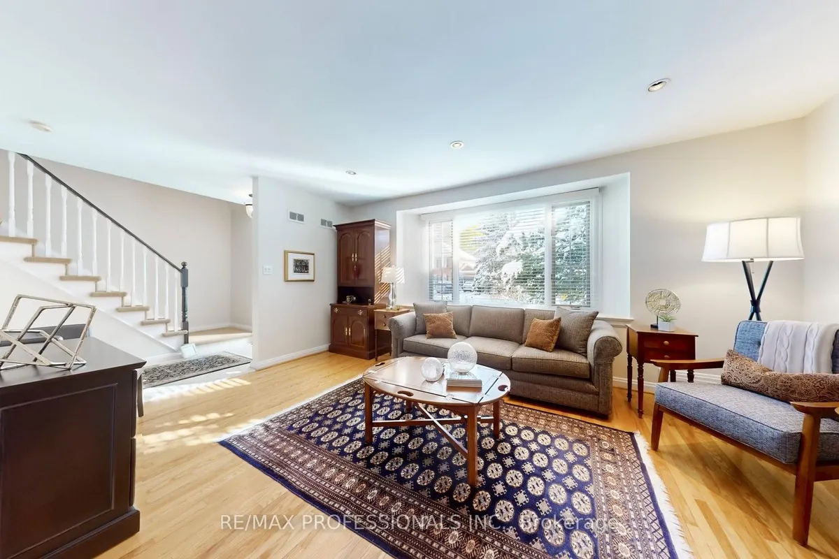 44 Robin Hood Road, ON M9A 2W8