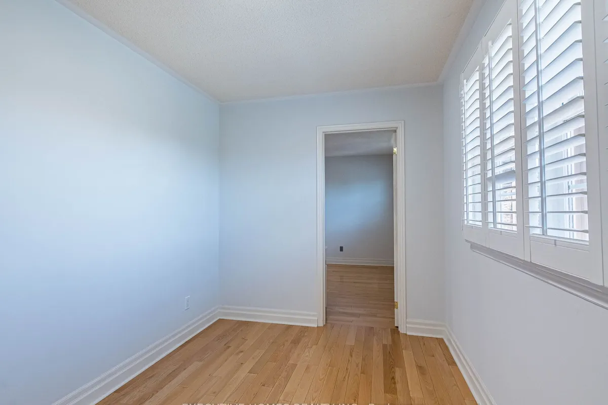 1876 Roy Ivor Crescent, ON L5L 3N8