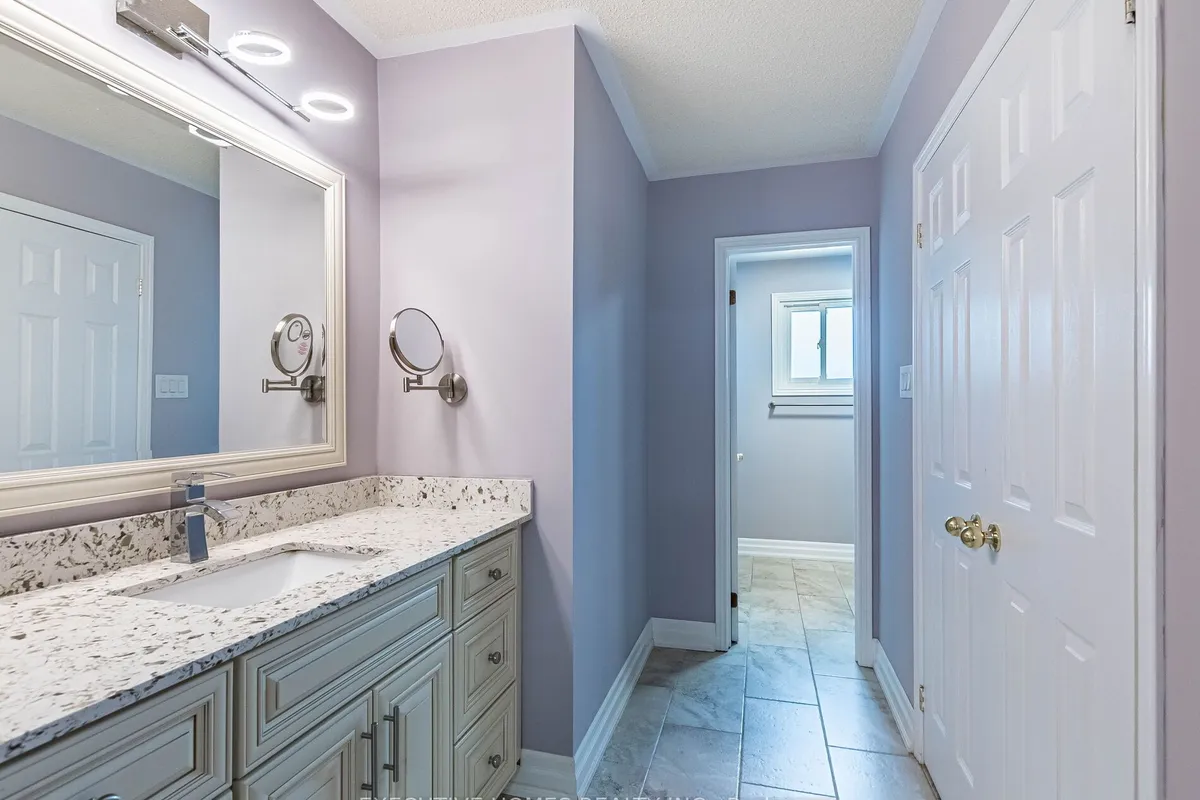 1876 Roy Ivor Crescent, ON L5L 3N8