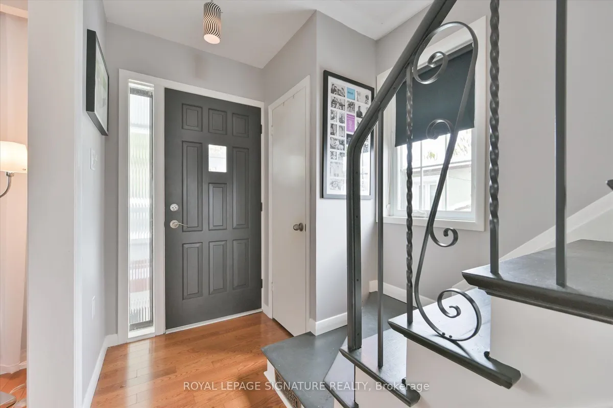 362 Silverthorn Avenue, ON M6M 3G8