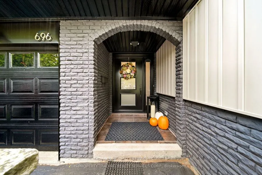 696 Francis Road, ON L7T 3X7