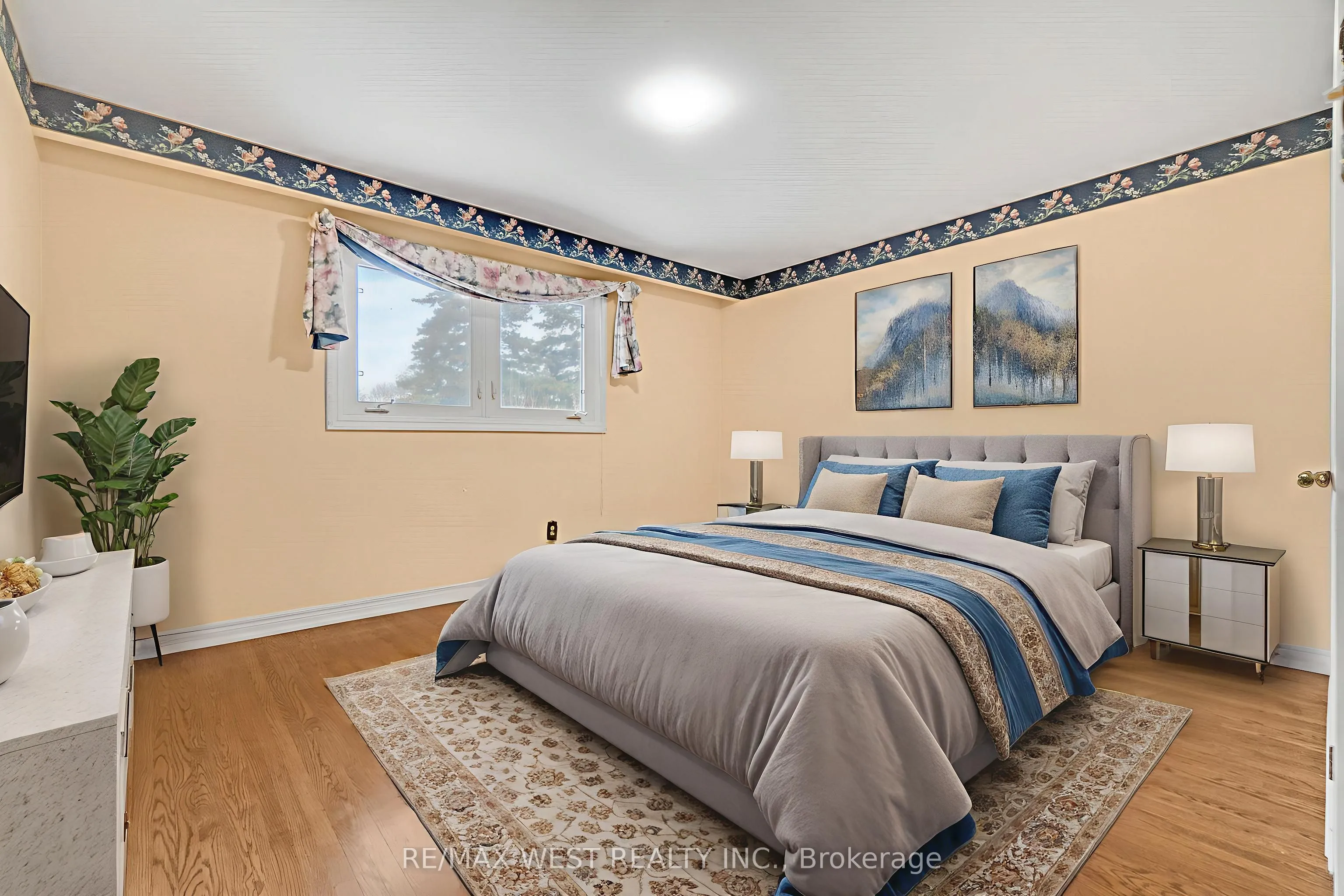 Detached kitchen at 485 Rathburn Road Toronto