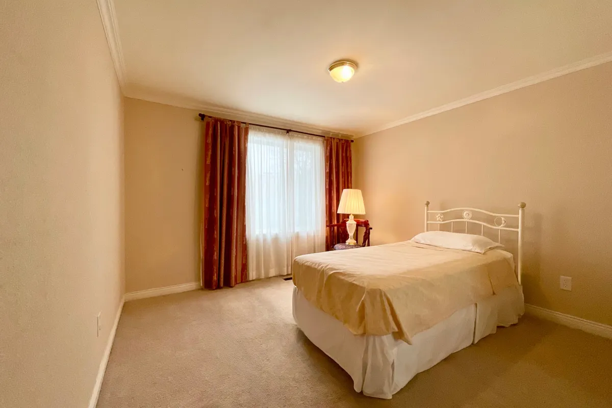 20 Earlsdale Crescent, ON L6T 3A8