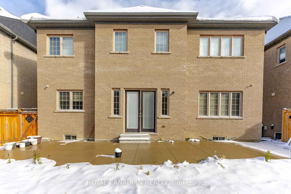 24 Buttonwood Road, ON L6P 4J8