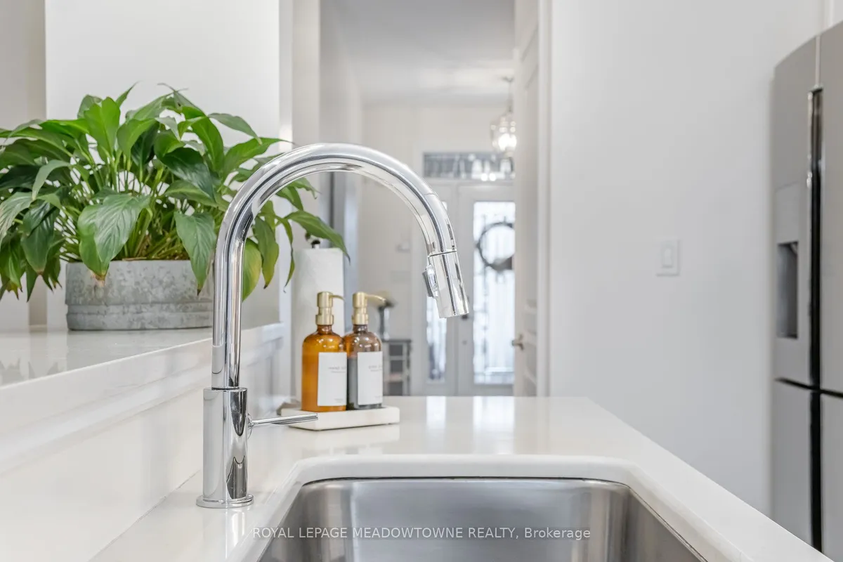 26 Vinewood Road, ON L7C 4A9