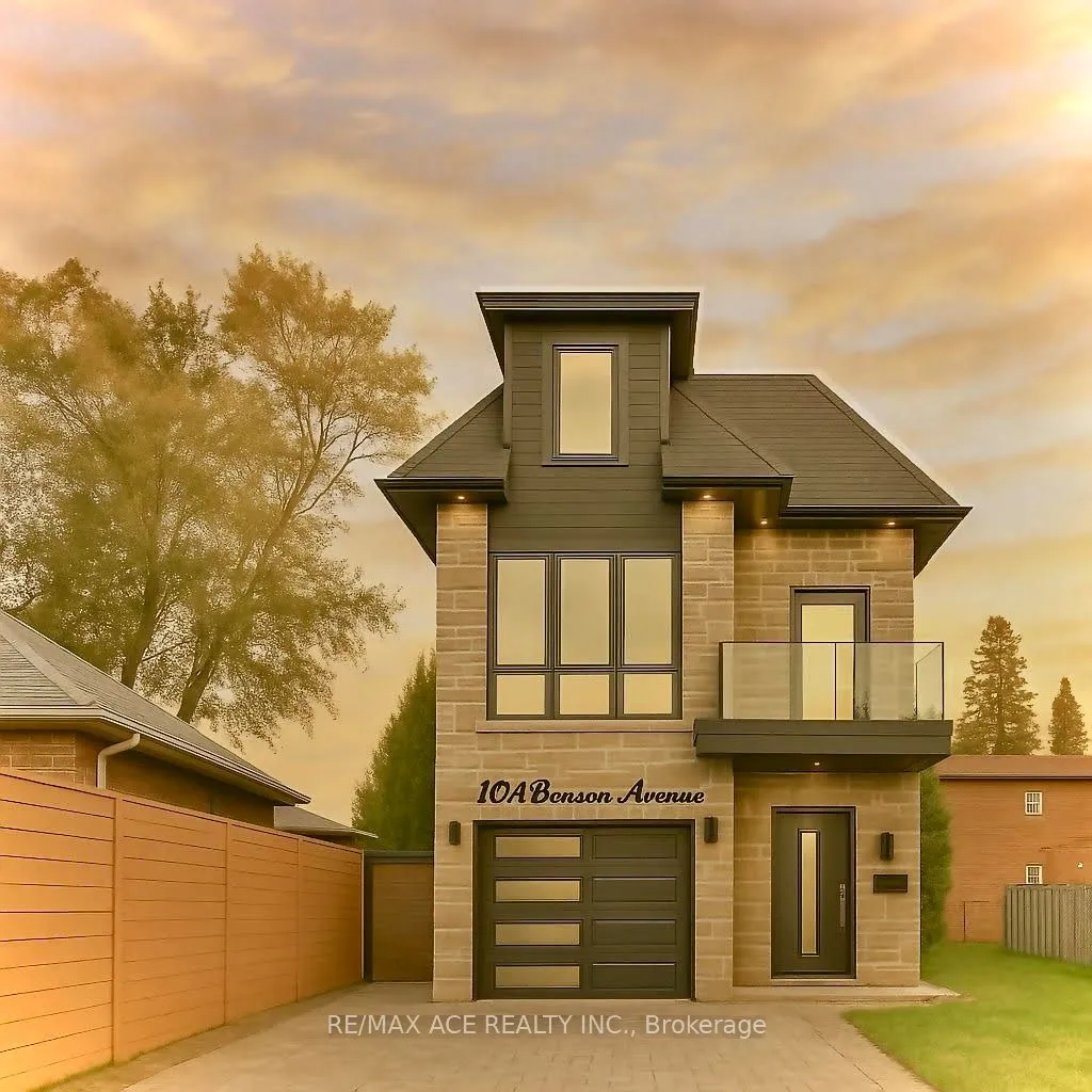 10A Benson Avenue, ON L5H 2P2