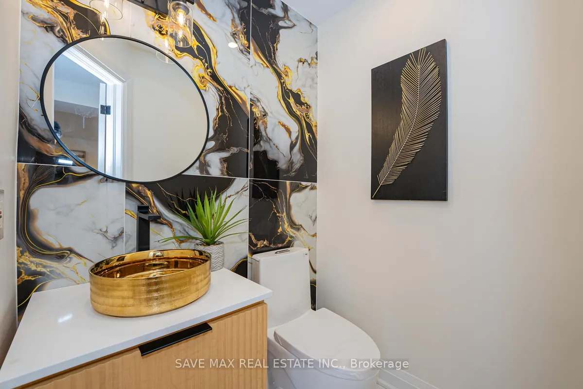 1612 Moongate Crescent, ON L5M 4T1