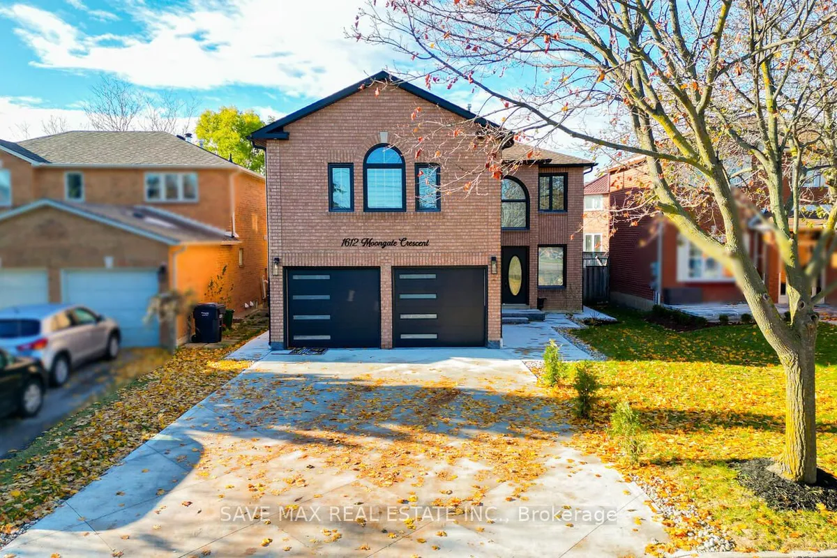 1612 Moongate Crescent, ON L5M 4T1