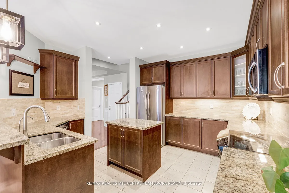 377 Malboeuf Court, ON L9T 7Y3