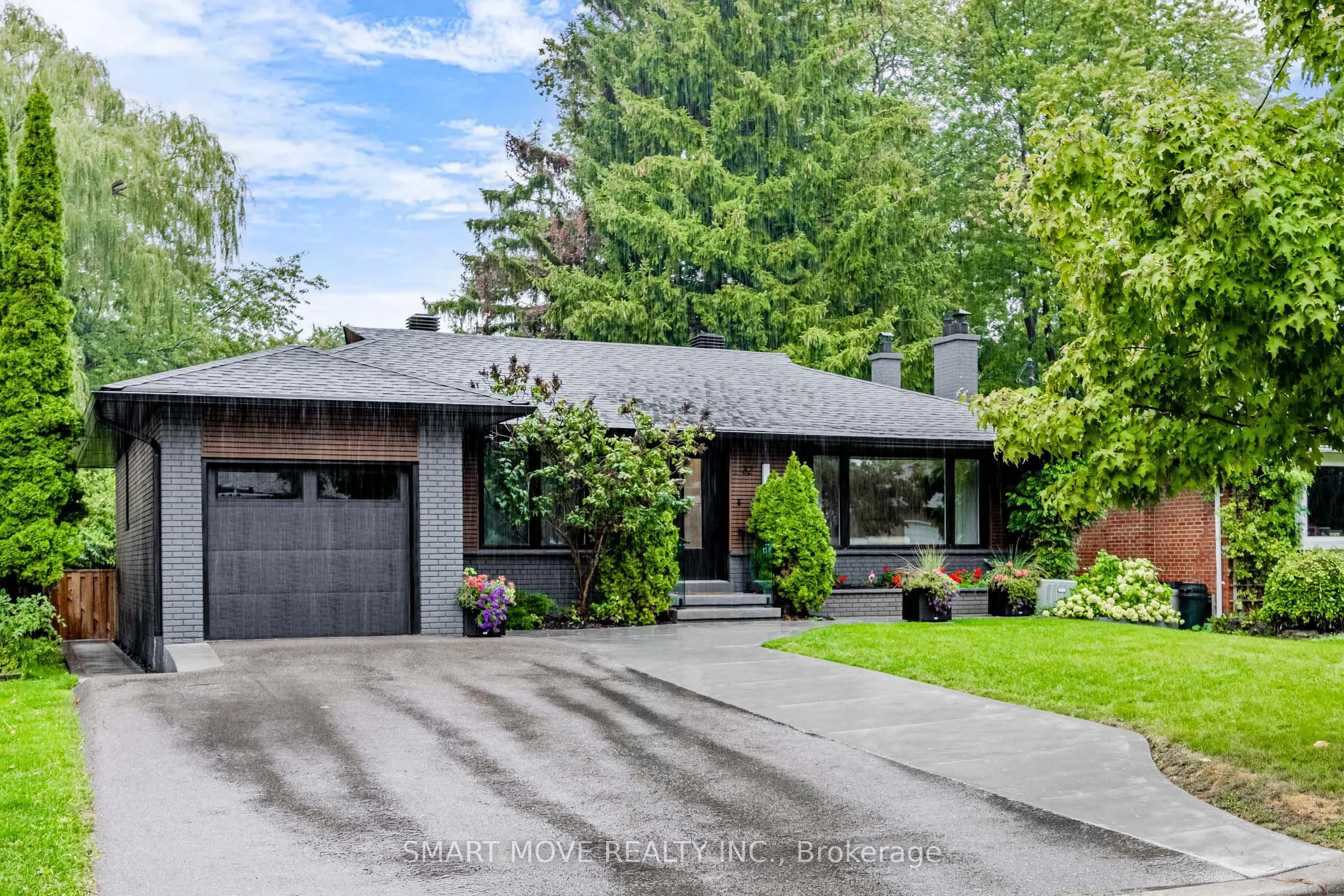 32 Burnelm Drive, ON M9B 4N3