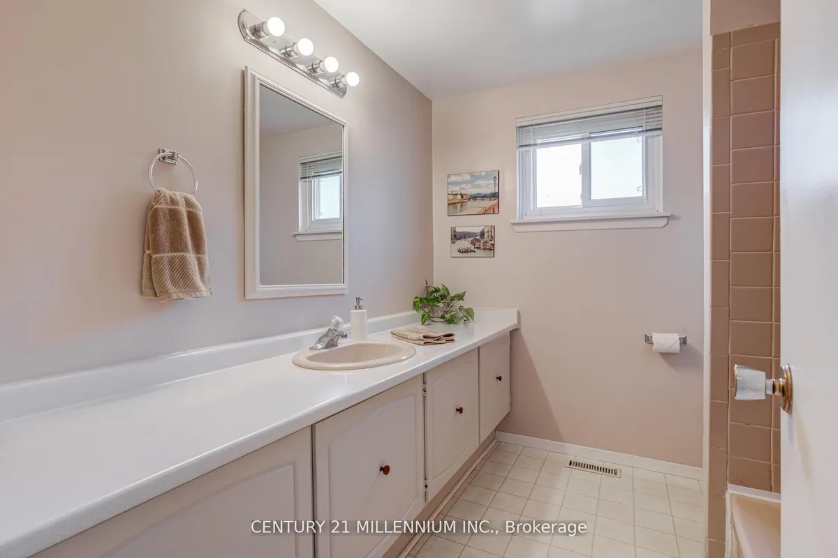 33 Trotters Lane, ON L6Y 1B5