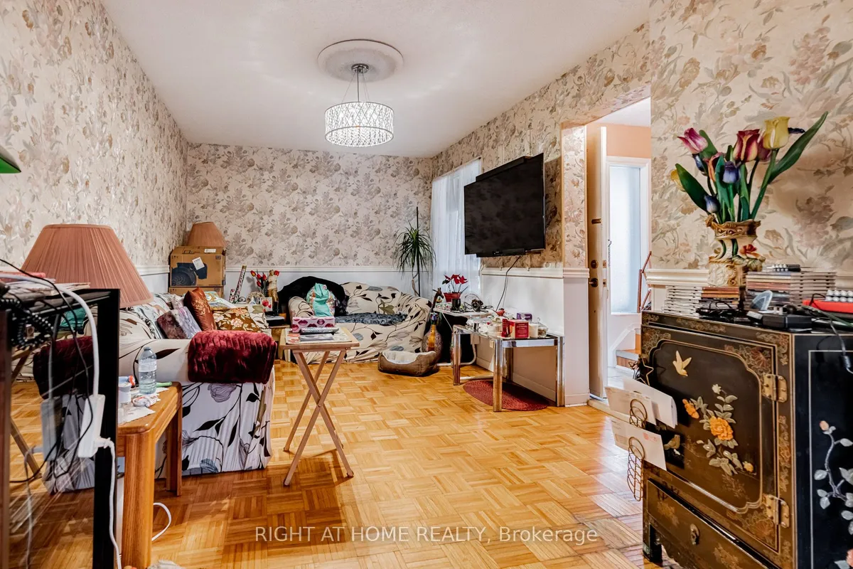 4278 Sawmill Valley Drive, ON L5L 3M9