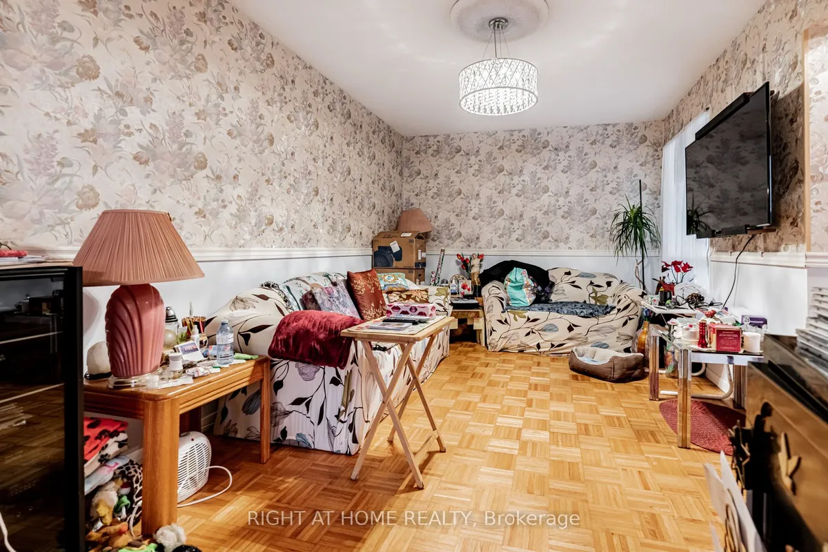 4278 Sawmill Valley Drive, ON L5L 3M9