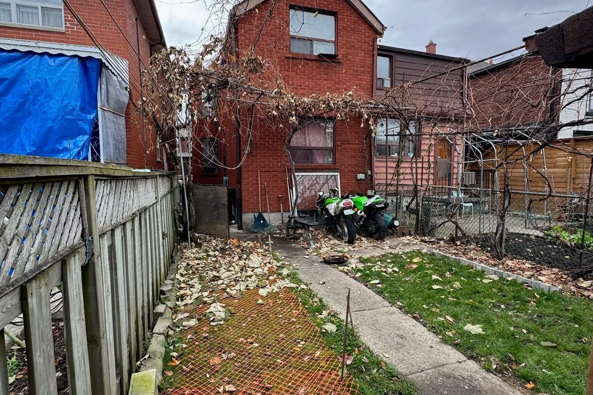 407 Concord Avenue, ON M6H 2P9