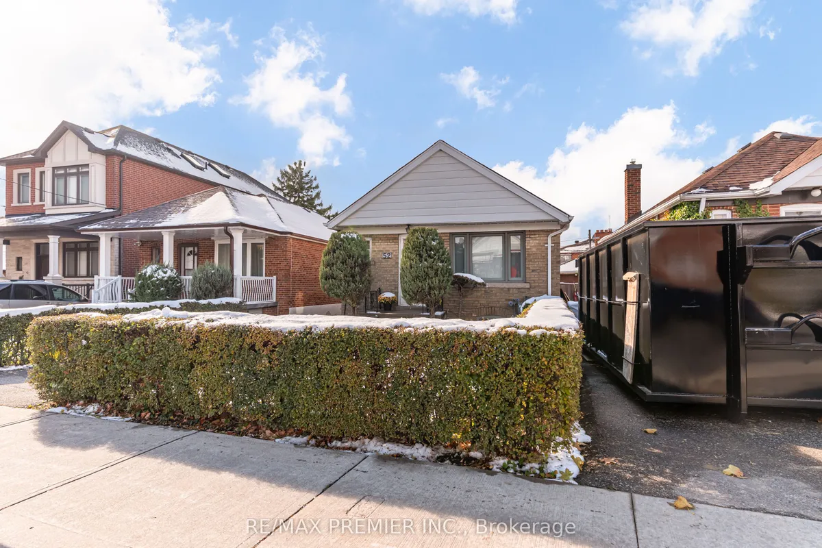 52 Richardson Avenue, ON M6M 3R9