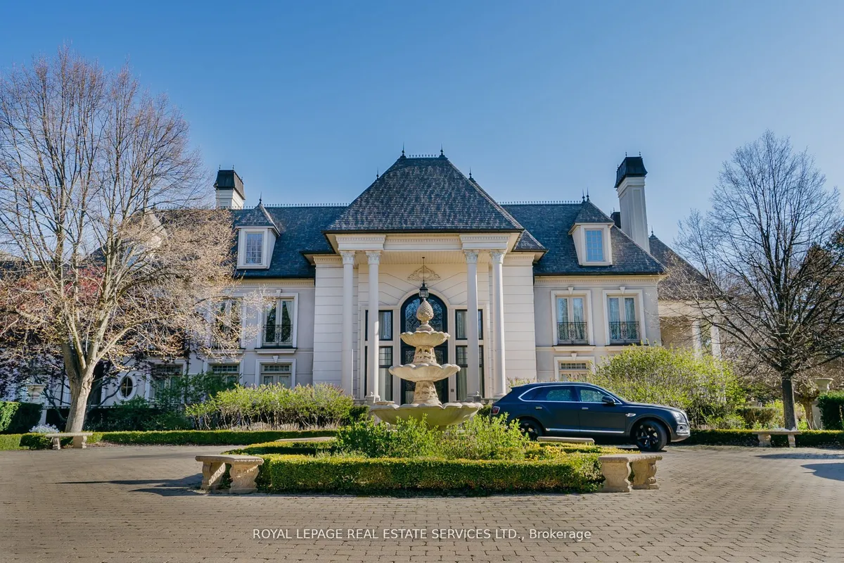 2215 Doulton Drive, ON L5H 3M2